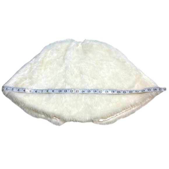 Toby NYC ivory and sequin collared faux fur wrap shawl size 4-14 - Picture 8 of 9